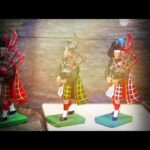 Britains 3x 54mm solid figures Scottish Bagpipers England 1990