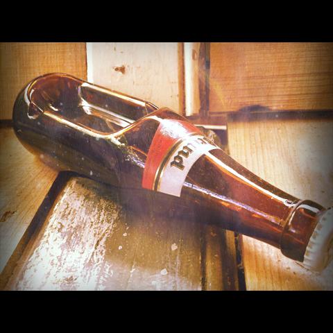 Brand beer bottle ashtray 1970 Netherlands Brand beer bottle ashtray 1970 Netherlands - Image 1