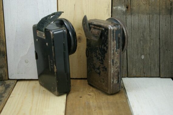 Daimon 2361 and Pertrix 665 belt flashlights 1950 Germany - Image 5