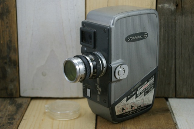Yashica 8 single lens wind up 8mm video Camera Japan 1960