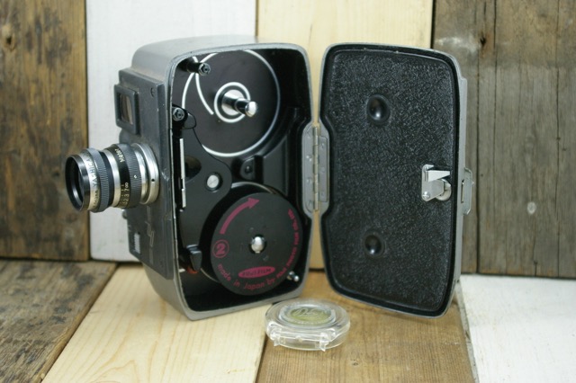 Yashica 8 single lens wind up 8mm video Camera Japan 1960