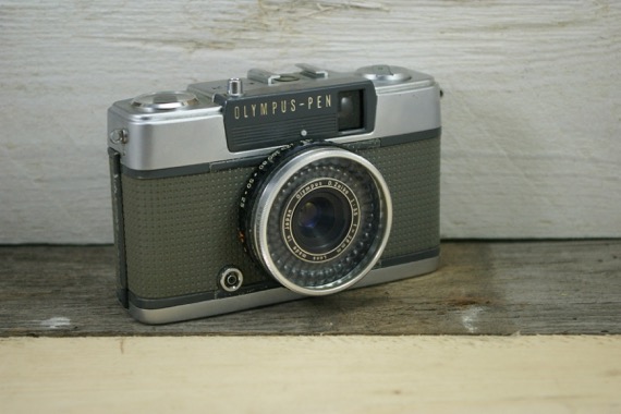 Olympus Pen EE-2 with case cord and filter 1970 Japan - Vintage