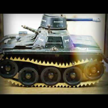 Gama 65 Tank medium military tin toy windup 1950 Germany retro Gama 65 Tank medium military tin toy windup 1950 Germany - Image 1