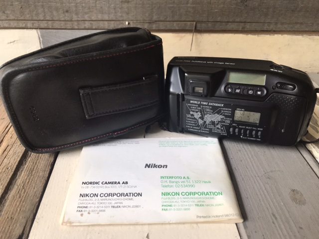 Nikon TW Zoom 105 World time camera 35mm manual 1992Japan