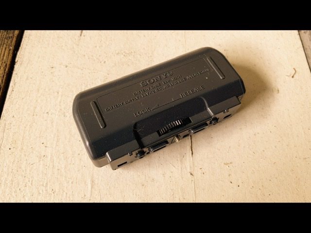 Sony Walkman MZR4 battery case for MD player 1990 Japan - Vintage
