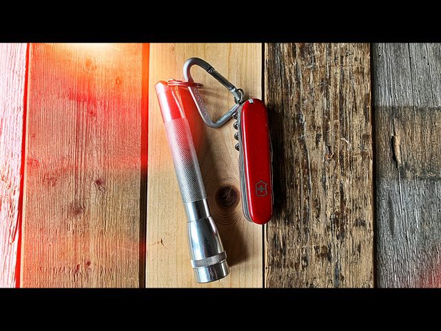 Victorinox mountaineer Maglite mini combo 1990 Switzerland USA Victorinox mountaineer Maglite mini combo 1990 Switzerland USA
