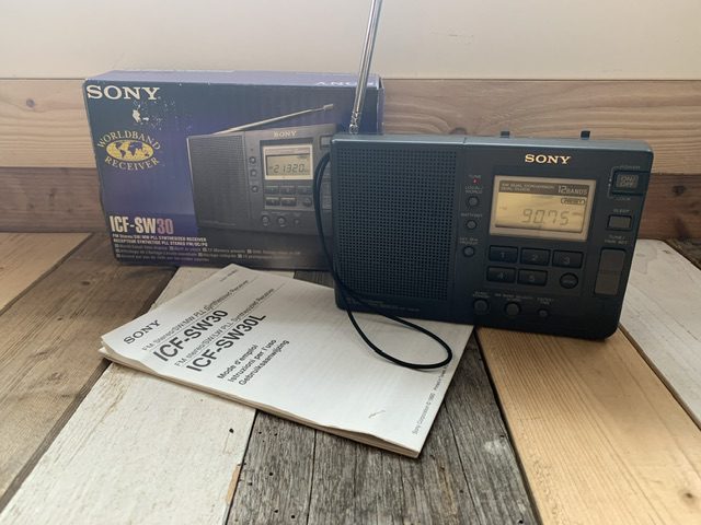 Sony ICF-SW30 world receiver digital case papers 1990 Japan