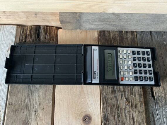 Philips SBC-1704 LCD calculator 1980 Taiwan Netherlands
