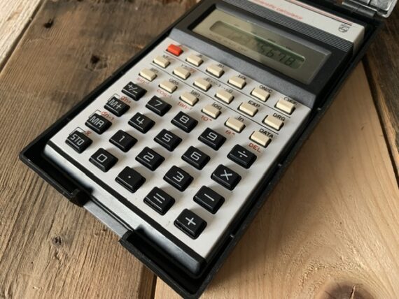 Philips SBC-1704 LCD calculator 1980 Taiwan Netherlands - Image 5