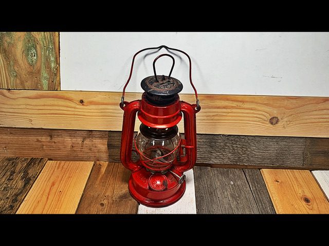 Swallow Brand 245 small red oil lantern kerosine 1980 China Swallow Brand 245 small red oil lantern kerosine 1980 China