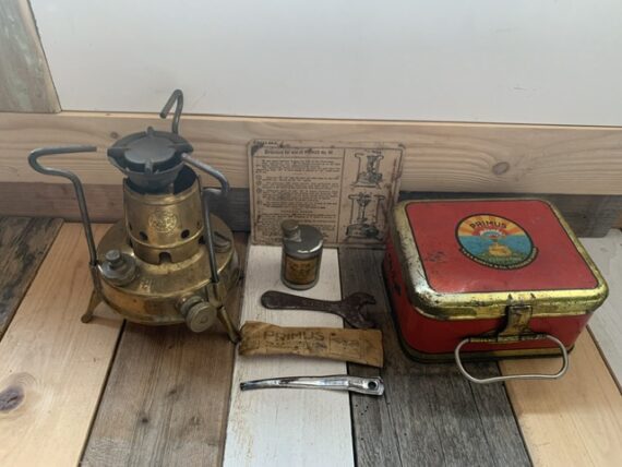 Primus 96 complete small camping stove in tin complete 1952 Sweden - Image 7