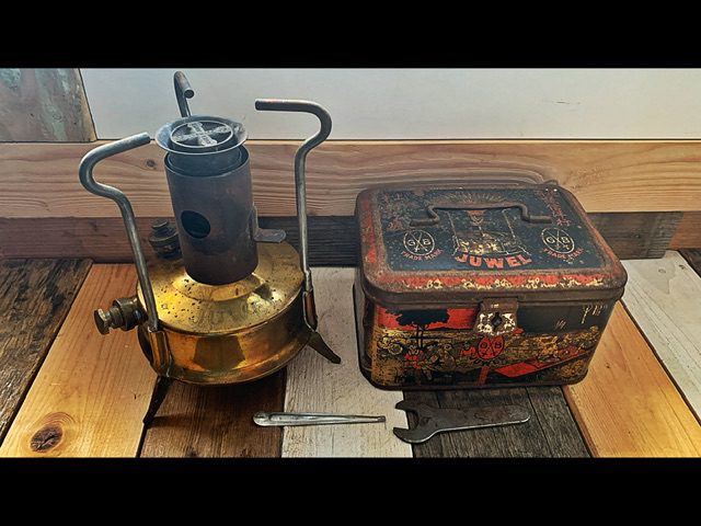 Juwel 21 small brass camping stove in tin 1940 Germany
