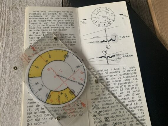 ALRO slide rule chart Cor-V-mat medical ECG-calculator 1970 Holland