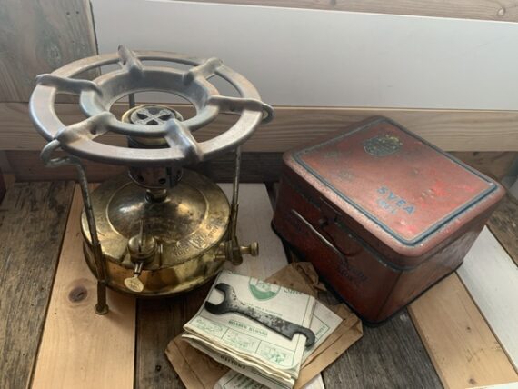SVEA 126L brass camping stove Sievert in tin 1960 Sweden - Image 3
