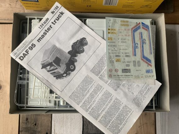 Italeri 788 Daf 95 Master Truck 1:24 model kit 1990 Italy