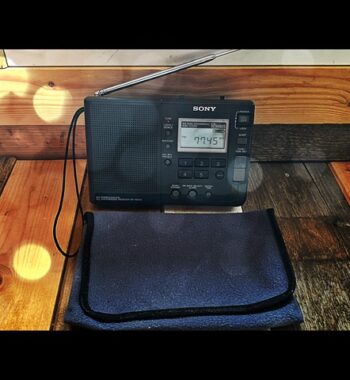 Sony ICF-SW30 world receiver digital with sleeve 1990 Japan