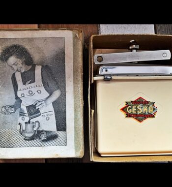 Geska Fortschritt portable coffee grinder box 1950 Germany