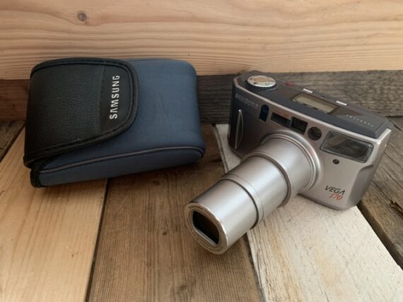 Samsung Vega 170 compact camera bag 35mm 2000 - Image 2