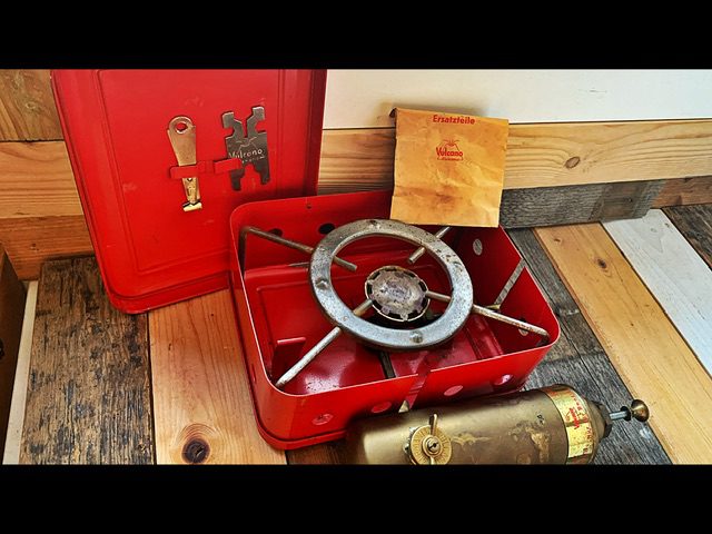 Ernst Hãhnel Vulcano Tourist 222 brass box stove 1960 Germany