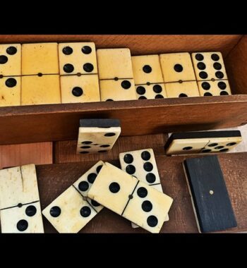 Double 6 Domino larger ebony Ivory set handmade in box 1920 Holland
