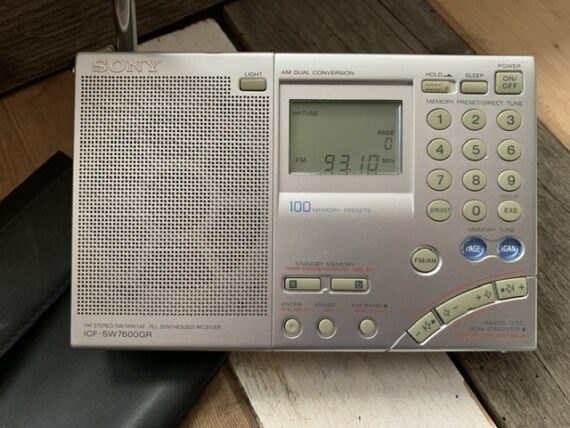 Sony ICF-SW7600GR world receiver digital case 1990 Japan