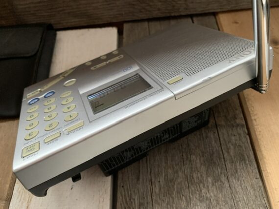 Sony ICF-SW7600GR world receiver digital case 1990 Japan - Image 5