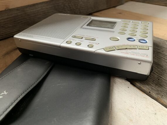 Sony ICF-SW7600GR world receiver digital case 1990 Japan - Image 7
