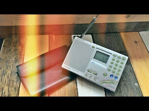 Sony ICF-SW7600GR world receiver digital case 1990 Japan