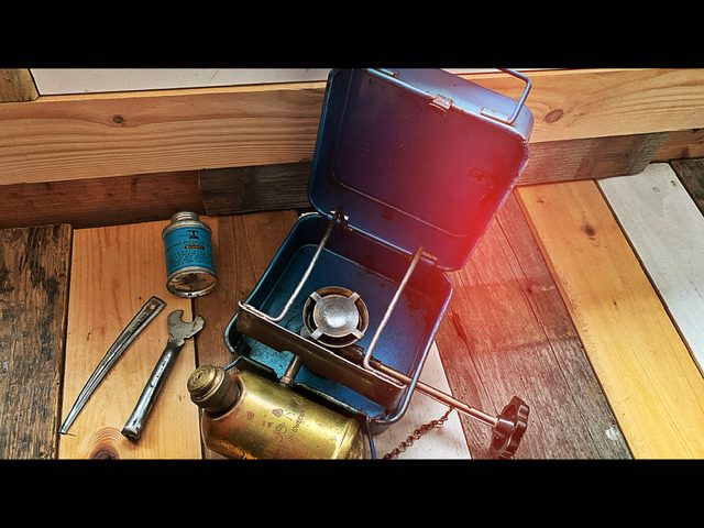 Radius 46 LTD metal case camping stove with accessories 1950 Sweden