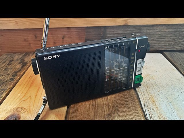 Sony ICR-4800 world receiver 6 bands stereo leather case1980 Japan