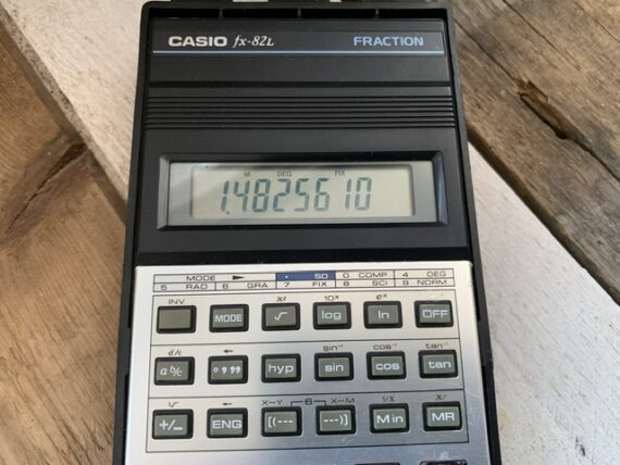 Casio fx-82L Fraction electronic scientific calculator 1990 Japan