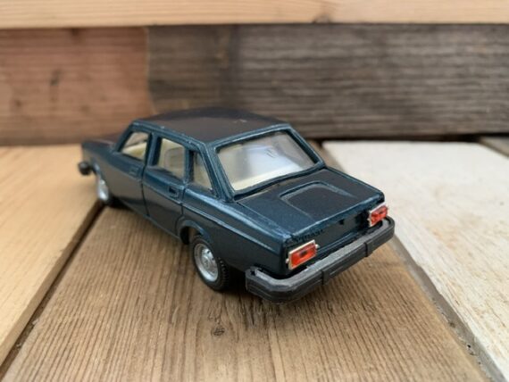 Nacoral Volvo 244 DL scale 1/43 ref 124 1980 Spain - Image 6
