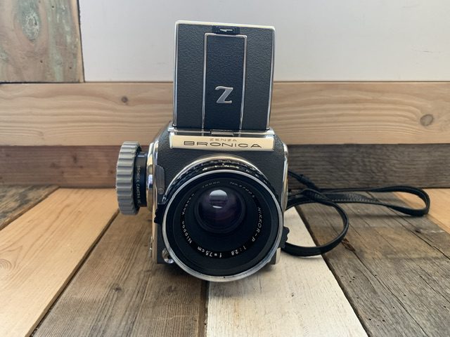 Bronica Zenza Z camera - fantastic vintage finds - Vintage Man Stuff