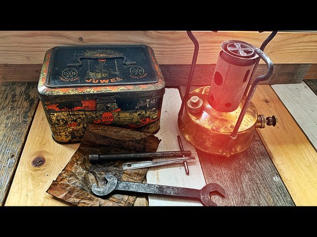Juwel 21 small brass camping stove in tin 1950 Germany
