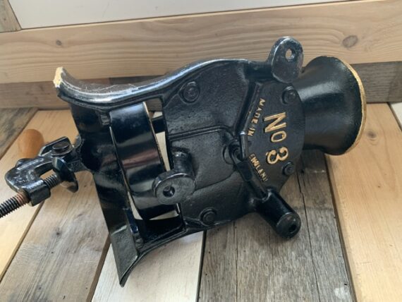 Spong no 3 coffee grinder with cup cast iron 1960 England
