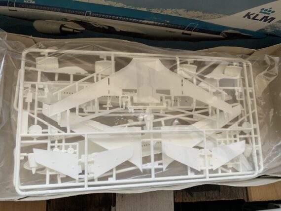 Revell 4226 Airbus A-310 KLM 1:144 model kit 2007 Germany - Image 6
