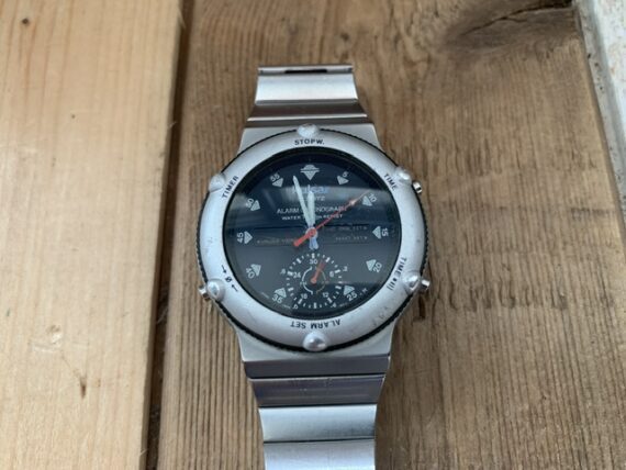 Pulsar V600-6010 alarm chronograph mens quartz watch 1990 Japan