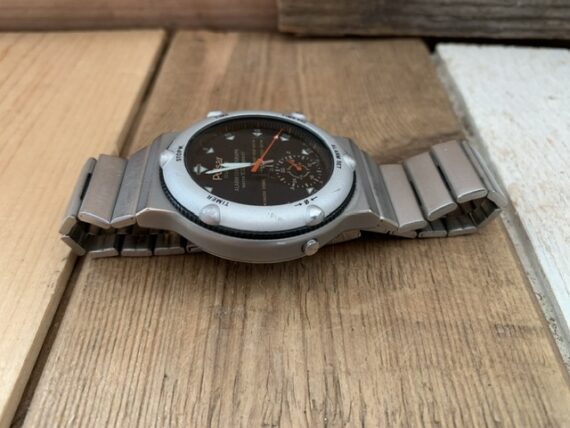 Pulsar V600-6010 alarm chronograph mens quartz watch 1990 Japan - Image 6