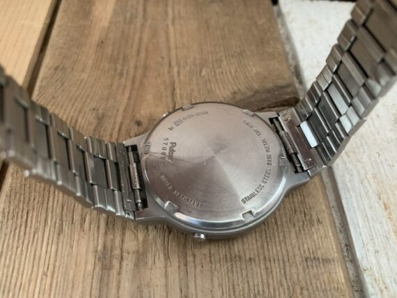 Pulsar V600-6010 alarm chronograph mens quartz watch 1990 Japan - Image 8