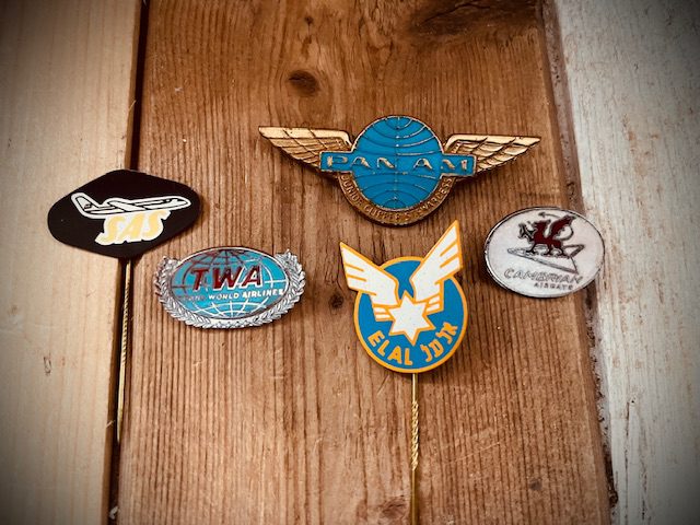 lot of 5x lapel pins badges Airways mid century various countries lot of 5x lapel pins badges Airways mid century various countries