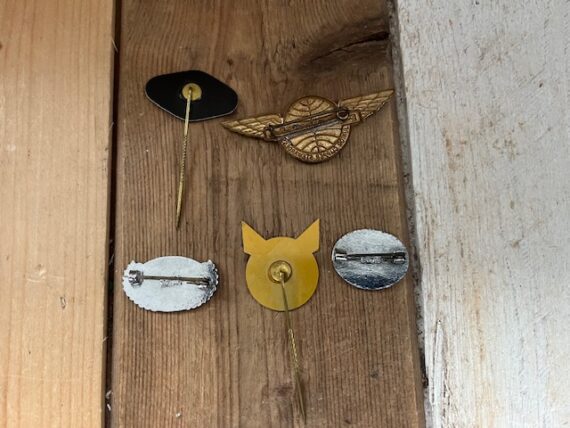 lot of 5x lapel pins badges Airways mid century various countries