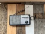 Sony ICR-403S radio 3 bands FM MW SW 1990 Japan - Image 2