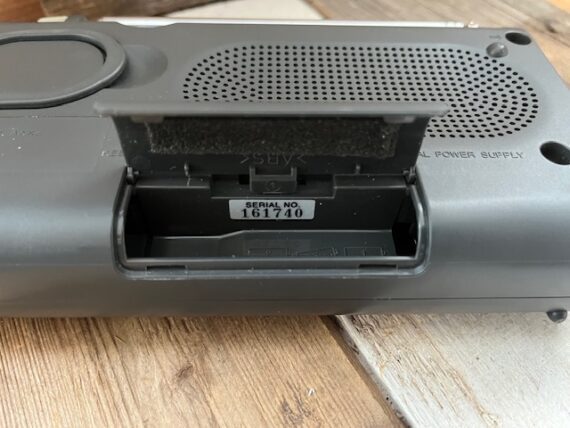 Sony ICR-403S radio 3 bands FM MW SW 1990 Japan - Image 5