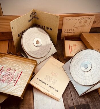 2x Alro 100 R + 200R circular slide rules full set 1940 Holland