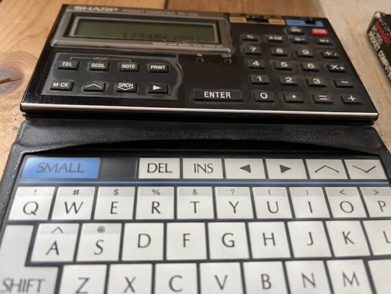 Sharp PC-1100 pocket computer calculator 1980 Japan - Image 4